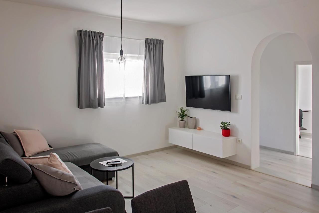 Apartment Stocic Рогозница Екстериор снимка