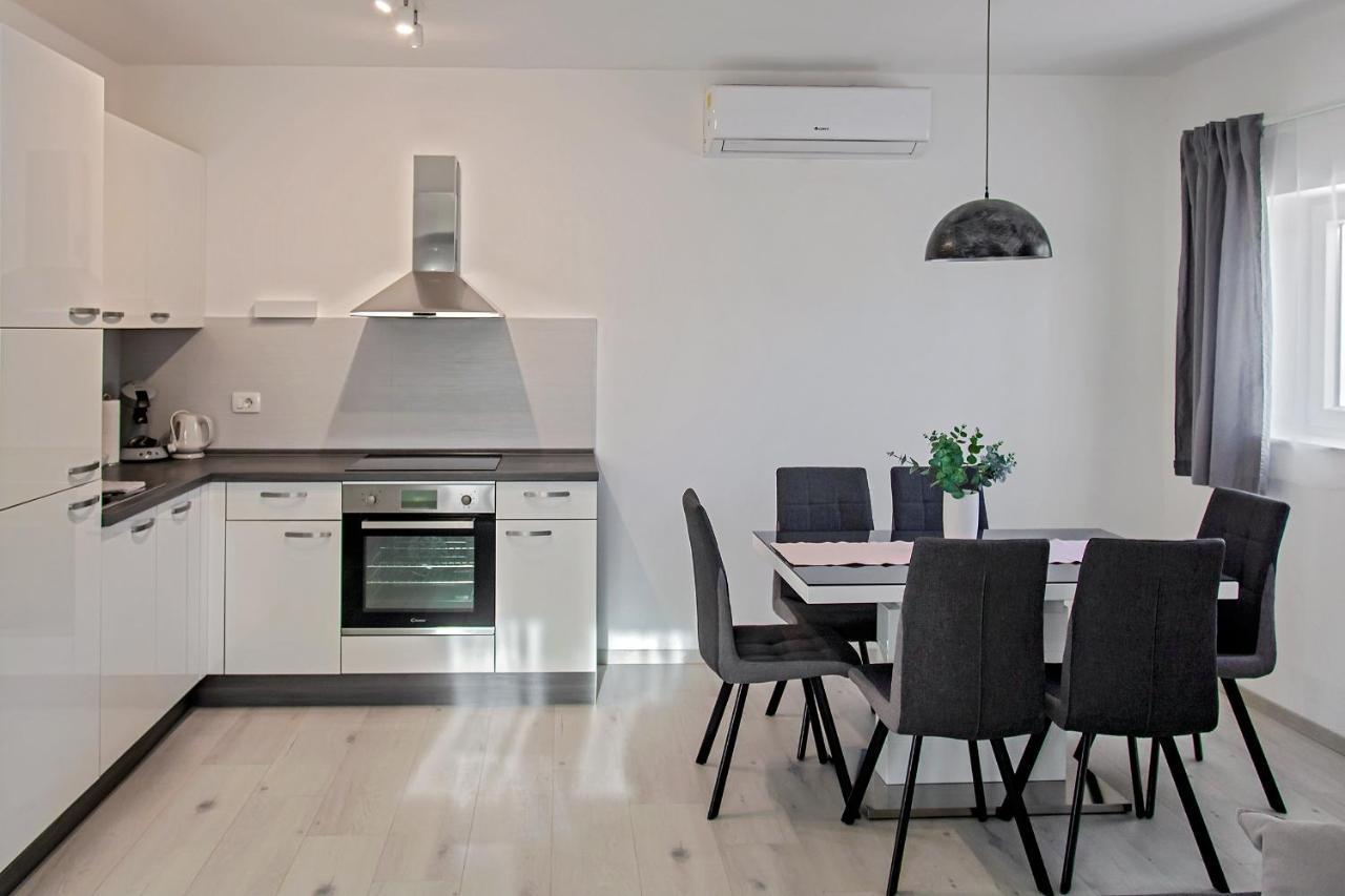 Apartment Stocic Рогозница Екстериор снимка